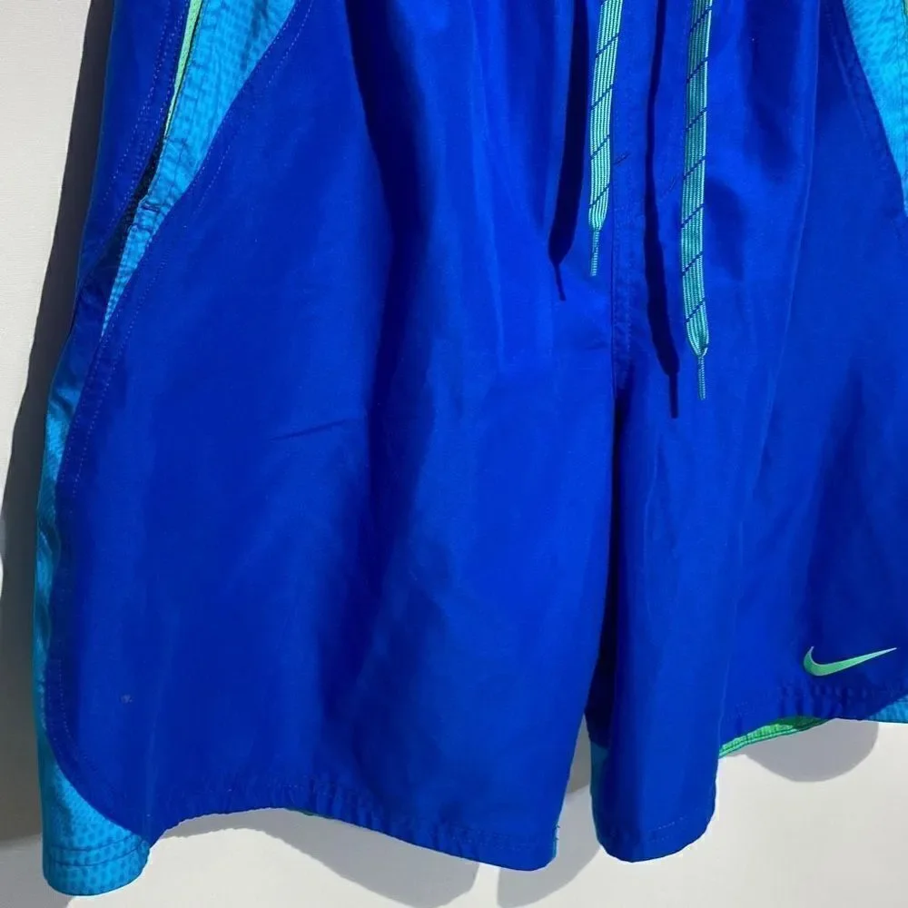 Nike Men's Blue Lined Swim Trunks Size Large‎